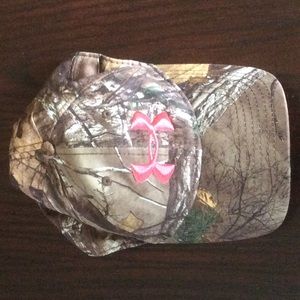 Camo and pink Women’s baseball hat